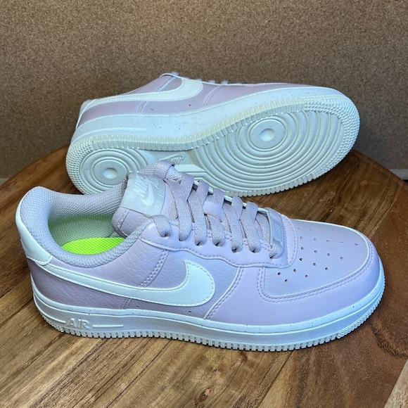 Nike
Air Force 1 07 SE
Brand new - Picture 2 of 7